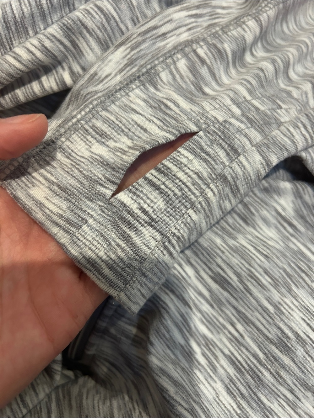 Vintage Athleta Quarter Zip Heathered Gray Space Dye | Large | Thumb Holes - Picture 8 of 9